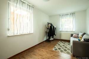 *Preisreduzierung* 
Modernisiertes Einfamilienhaus mit PV-Anlage, 2 Garagen und großem Garten – Hermann-C.-Starck-Straße 7, 79725 Laufenburg (Baden) – Vorschaubild 7