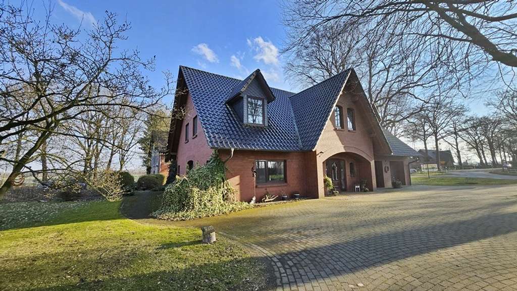 Immobilie in Hollnseth - immo-schramm.de: Imposantes Landhaus mit Ackerland - Bild 1
