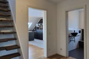 Moderne & lichtdurchflutete Maisonettewohnung mit Sonnenbalkon in ruhiger Lage von Bonn-Ückesdorf! – Die vollständige Adresse der Immobilie erhältst du vom Anbieter., 53125 Ückesdorf, Bonn – Vorschaubild 2