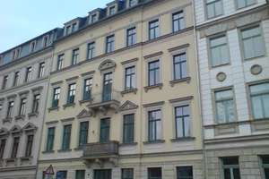 Sehr schöne 2-R-Whg mit Balkon