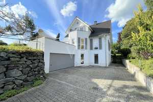 Elegantes Architektenhaus im Kern von Usingen: Garten, Doppelgarage, EBK und Einliegerbereich! – Hochtaunuskreis – Vorschaubild 23