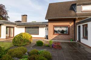 *** RUHIGE LAGE mit VIEL GARTEN - DOPPELGARAGE und vielen ZIMMERN perfekt für die EIGENEN IDEEN *** – Die vollständige Adresse der Immobilie erhältst du vom Anbieter., 27749 Stickgras/Annenriede, Delmenhorst – Vorschaubild 2