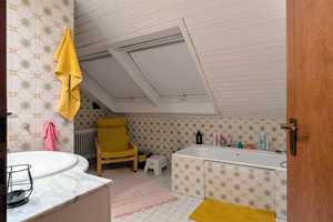 Noch dieses Jahr im neuen Zuhause - 200 m² Wohnfläche,  Abenteuergarten,  Kamin & 2 Garagen – Main-Taunus-Kreis – Vorschaubild 26