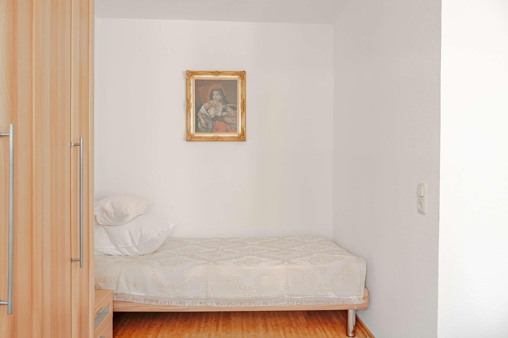 Immobilie in Eschborn - Charmante 1-Zimmer-Wohnung mit Loggia & Tiefgarage – Vermietetes Investment in attraktiver Lage - Bild 0