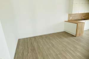 Moderne 3 Zimmer-Wohnung mit großer Loggia, Einbauküche und Tiefgaragenplatz in Wob-Wendschott! – Alte Schulstr. 31 C, 38448 Wendschott, Wolfsburg – Vorschaubild 6