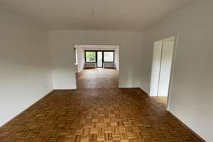 Erstbezug nach Sanierung, Erdgeschoss, 4 Räume, 2 Balkone, Gäste-WC und Bad neu, Parkett Eiche...... – 45239 Werden, Essen – Vorschaubild 2