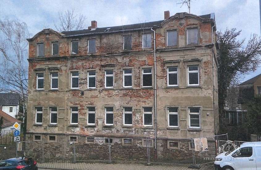 MEHRFAMILIENHAUS MIT SANIERUNGSPLANUNG, Mittelsachsen Kreis – Bild 1