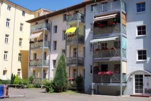 Renovierte Wohnung mit Balkon und Stellplatz