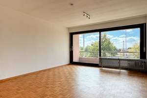 SOFORT BEZUGSFREI: Große 2-Zimmer-Wohnung mit Loggia & TG-Stellplatz in zentralster Lage Heidelbergs – Die vollständige Adresse der Immobilie erhältst du vom Anbieter., 69115 Weststadt, Heidelberg – Vorschaubild 4