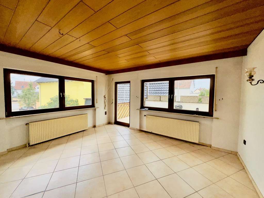 Immobilie in Böhl-Iggelheim - Potenzialreiches Einfamilienhaus inkl. Einliegerwohnung am Ortsrand bietet viel Raum für Kreativität - Bild 0