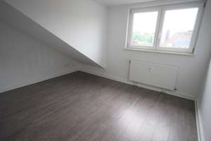 3-Zi DG-Wohnung im kernsanierten MFH in Barmen mit Balkon, Bad mit Badewanne und Dusche – Gernotstr. 51, 42275 Oberbarmen, Wuppertal – Vorschaubild 8
