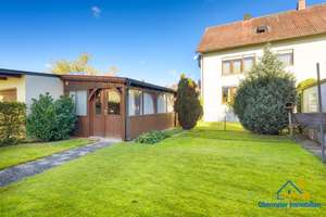 Sehr gepflegtes Zweifamilienhaus mit Doppelgarage – Die vollständige Adresse der Immobilie erhältst du vom Anbieter., 92421 Schwandorf – Vorschaubild 3