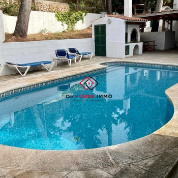 Haus von 320 m2 Wohnfläche auf einem 533 m2 großen Grundstück mit Pool in Cala Galdana, Menorca.