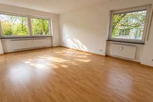 Freundliche  4-Zimmer-Hochparterre Wohnung  mit Balkon und Blick ins Grüne – Die vollständige Adresse der Immobilie erhältst du vom Anbieter., 65191 Bierstadt, Wiesbaden – Vorschaubild 2