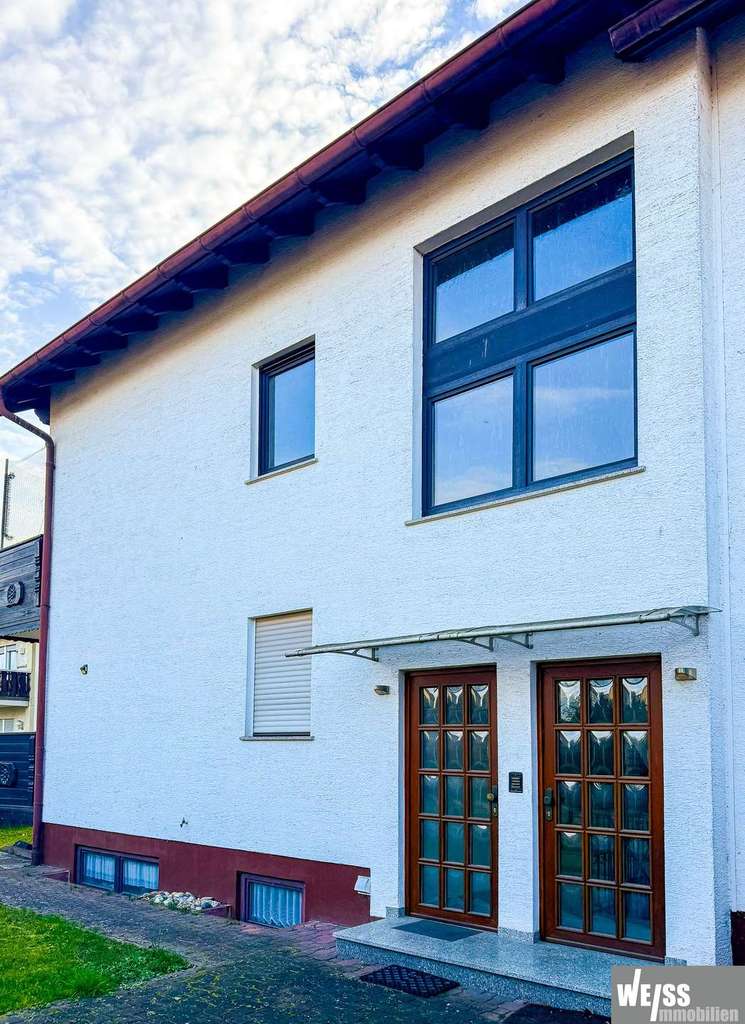 Immobilie in Großostheim - Laufend instandgehaltenes, super gepflegtes MFH mit 3 Parteien - Bild 1