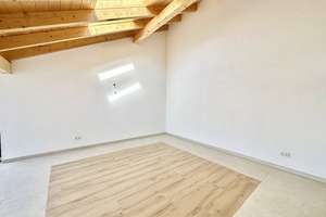 Erstbezug in moderner 3-Zimmer-Wohnung im neu ausgebauten Bauernstadl mit überdachter Terrasse – Ametsbichl 6, 83109 Großkarolinenfeld – Vorschaubild 12