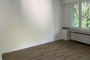 Kernsanierte und helle 3-Zimmer-Wohnung mit Balkon in zentraler Lage