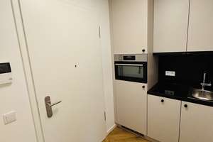Modernes möbliertes Studio-Apartment mit Balkon!!!! – Glienicker Weg 136, 12489 Adlershof, Berlin – Vorschaubild 4