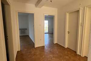 Ansprechende 4-Raum-Wohnung mit Balkon in Siegens bester Lage mit Blick ins Grüne – Siegen-Wittgenstein (Kreis) – Vorschaubild 3