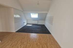 Renovierte 6-Zimmer-Dachgeschosswohnung im Altbau in Offenbach am Main