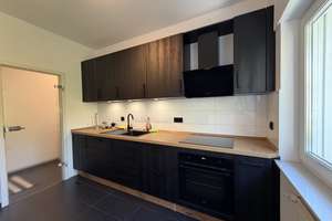 Großzügige 4-Zimmer-Wohnung mit 124 m², 2 Bädern, Balkon und hochwertiger Einbauküche – Bertha-von-Suttner-Straße 14, 65189 Südost, Wiesbaden – Vorschaubild 8