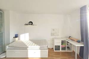 Möblierte 1-Zimmer-Wohnung mit Balkon und separater Küche nahe U1  – Die vollständige Adresse der Immobilie erhältst du vom Anbieter., 81547 Giesing, München – Vorschaubild 2