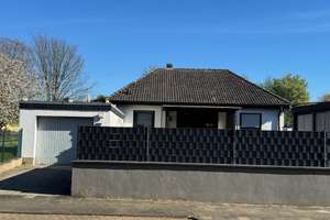 Freihstehender Bungalow mit Sommerhaus und Garage auf großem Grundstück - Maklerfrei! – Broichstraße 6a, 50170 Kerpen – Vorschaubild 1