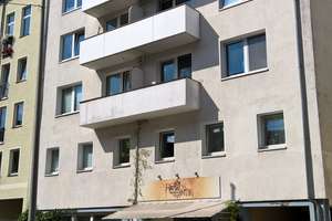 Gemütliche modernisierte 2 Zi.-Whg im DG mit Wintergarten.