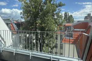 Provisionsfrei...SCHÖNE, SEHR HELLE DACHGESCHOSS-WHG. M. 2 x TERRASSEN WEITBLICK, LIFT-BARRIEREFREI – Die vollständige Adresse der Immobilie erhältst du vom Anbieter., 10405 Prenzlauer Berg, Berlin – Vorschaubild 9