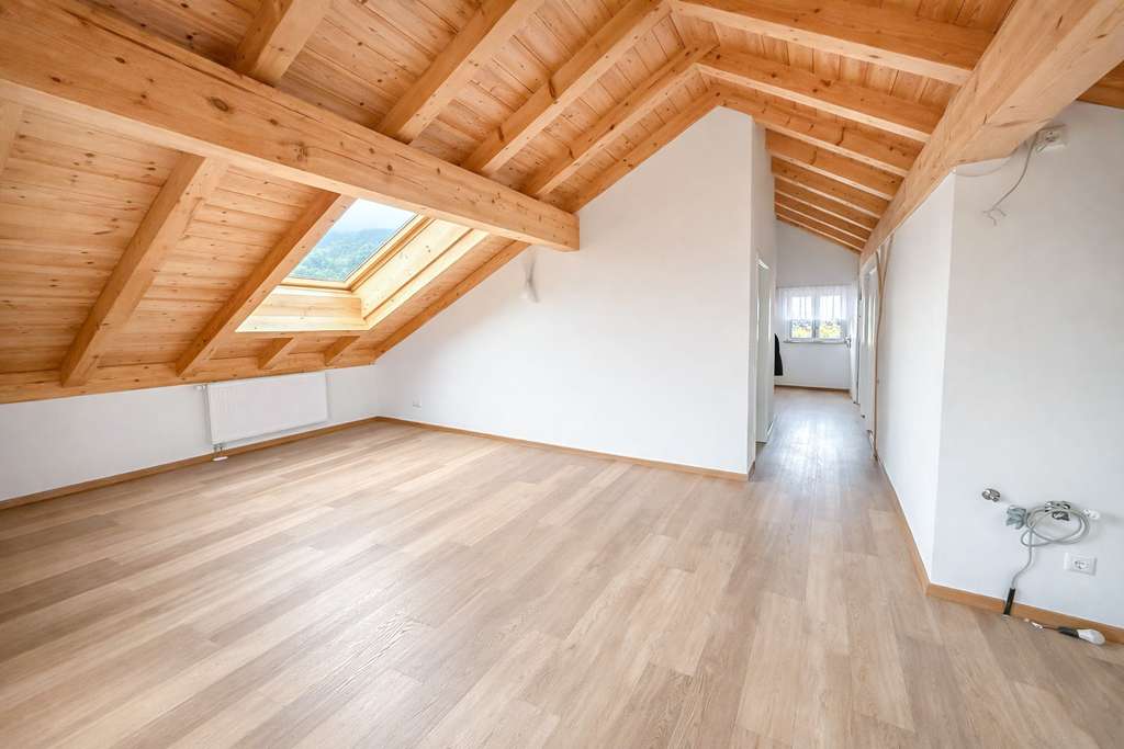 Immobilie in Otterfing - Ankommen und wohlfühlen – moderne 2-Zimmer-DG-Wohnung mit Balkon - Bild 2