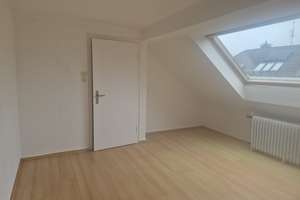Helle 2-Zimmer Dachgeschosswohnung in Remscheid Innenstadt – Hindenburgstraße 21, 42853 Mitte, Remscheid – Vorschaubild 3