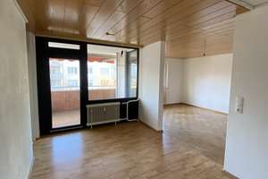4,5-Zimmer Wohnung mit großem Balkon im 3. OG; inkl. TG in Stuttgart, von privat, ohne Makler!