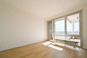 Urban wohnen mit Weitblick: Drei-Zimmer-Wohnung mit Loggia, Balkon und Schwimmbad in Düsseldorf – Die vollständige Adresse der Immobilie erhältst du vom Anbieter., 40470 Mörsenbroich, Düsseldorf – Vorschaubild 10
