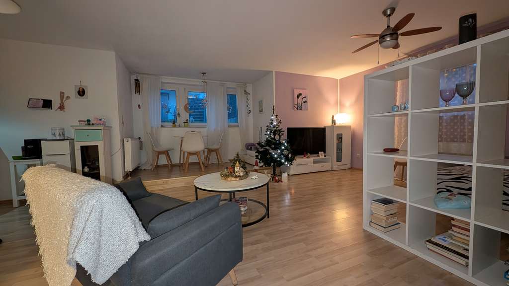 Immobilie in Freiburg im Breisgau - Charmante 1-Zimmer-Wohnung mit Wohlfühlcharakter - Bild 0