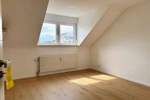 Modernisierte und WG taugliche 3-Zimmer-Dachgeschosswohnung in Mannheim-Rheinau – Relaisstraße 13, 68219 Rheinau, Mannheim – Vorschaubild 2