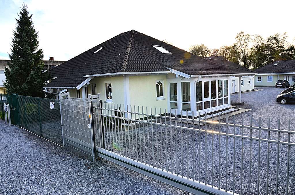 Seltene Gelegenheit. Gewerbeimmobilie mit Wohnhaus im schönen Velbert Tönisheide