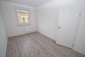 4-Zimmer-Wohnung mit BALKON, Bad mit Badewanne – Schweriner Straße 4, 39104 Altstadt, Magdeburg – Vorschaubild 5