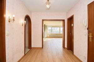 Viel Platz zum Ankommen: Tolle 4-Zimmer-Wohnung mit Süd-Balkon und TG-Stellplatz in HH-Poppenbüttel! – Die vollständige Adresse der Immobilie erhältst du vom Anbieter., 22399 Poppenbüttel, Hamburg – Vorschaubild 4