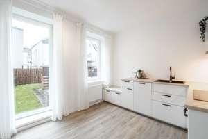 Kuschelige 2 Zimmer-Wohnung mit offener Einbauküche * Sonnen-Balkon * perfekt für Studenten & Azubis – Westhoffstraße 53, 23554 Sankt Lorenz Nord, Lübeck – Vorschaubild 2