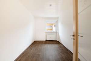 Modernisierte 4-Zimmer-Wohnung mit Balkon und Garage in Herzogenaurach – Die vollständige Adresse der Immobilie erhältst du vom Anbieter., 91074 Herzogenaurach – Vorschaubild 9