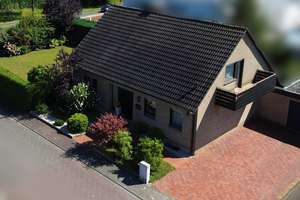 =HOLLAND IMMOCENTER= Solides Einfamilienhaus mit großem Potenzial in attraktiver Wohnlage von Gronau – Die vollständige Adresse der Immobilie erhältst du vom Anbieter., 48599 Gronau (Westfalen) – Vorschaubild 1