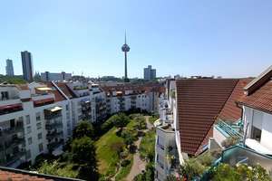 Dachgeschosswohnung mit Weitblick – Wohnen über den Dächern von Neuehrenfeld – Lukasstraße 16, 50823 Neuehrenfeld, Köln – Vorschaubild 2