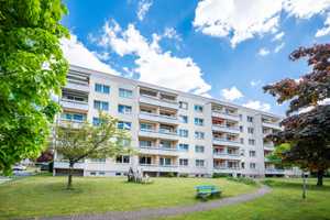 Gepflegte Dachgeschosswohnung in ruhigen Wohnkomplex – Jena – Vorschaubild 1