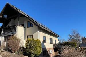 Haus mit Stil im schönen Wohngebiet – Die vollständige Adresse der Immobilie erhältst du vom Anbieter., 8132 Mülsen – Vorschaubild 1