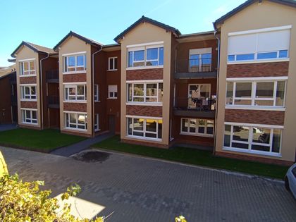 Erstbezug! NEU sanierte 2-Raum selling EG-Wohnung mit riesigem Balkon am Stadion