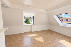 6,1 % Rendite: Renovierte, vermietete 2-Zi.-DG-Wohnung in Stuttgart-Ost *PROVISIONSFREI*