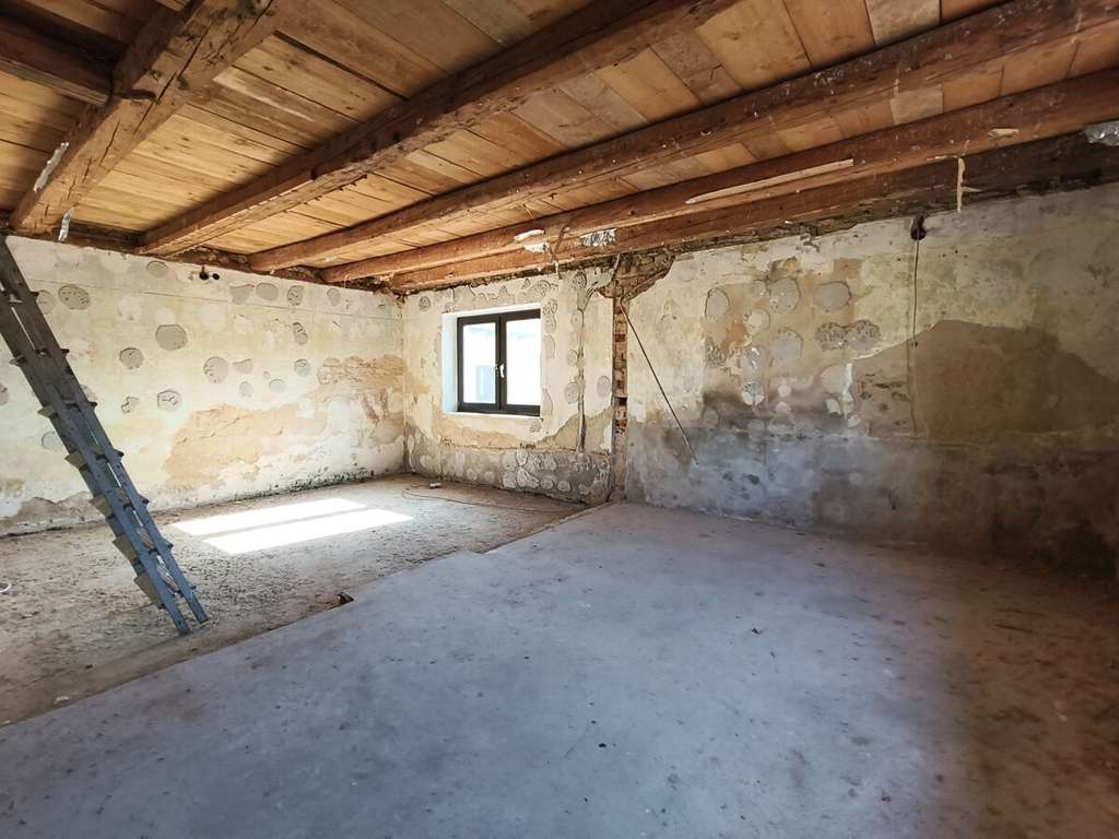 Immobilie in Metten - Umbau-Projekt in herrlicher Ortsrandlage bei Deggendorf/Berg mit ca. 1.270 m2 Grundstück - Bild 4