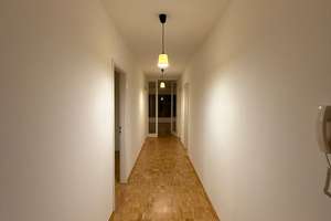 Exklusive 3-Zimmer Wohnung mit atemberaubendem Ausblick  – Ernst-Gnoß-Straße 22, 40219 Unterbilk, Düsseldorf – Vorschaubild 2