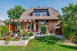 Modernisiertes Familienhaus in ruhiger Saseler Sackgasse mit Garten, Sauna und zwei Carports – Die vollständige Adresse der Immobilie erhältst du vom Anbieter., 22393 Sasel, Hamburg – Vorschaubild 18