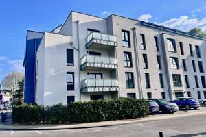Großzügige 3-Zi-Wohnung mit Balkon-Loggia, zwei Bädern, großen Schlafzimmern und offener Küche